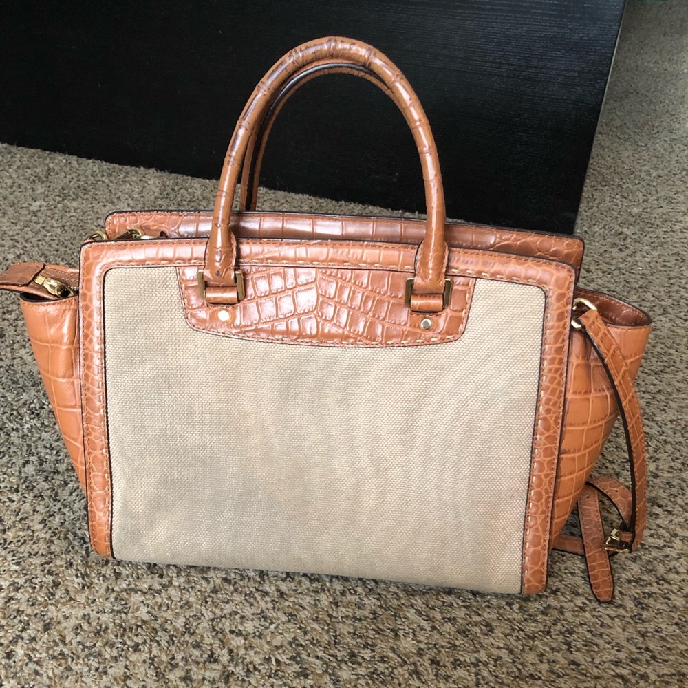 Authentic Michael kors bag - Picture 2 of 7